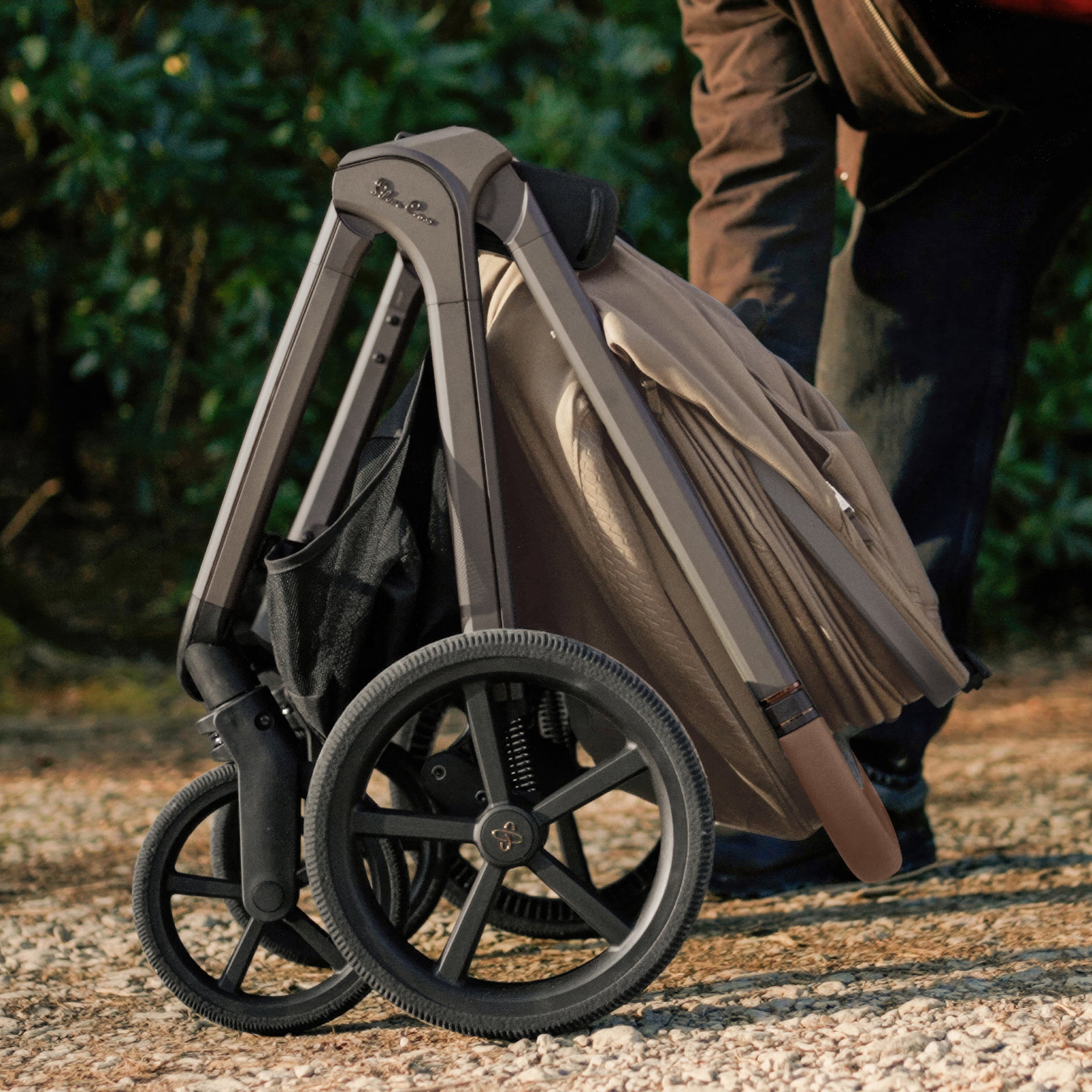 Silver Cross Cove 2 Ultimate 360 Family bundle in Champagne
