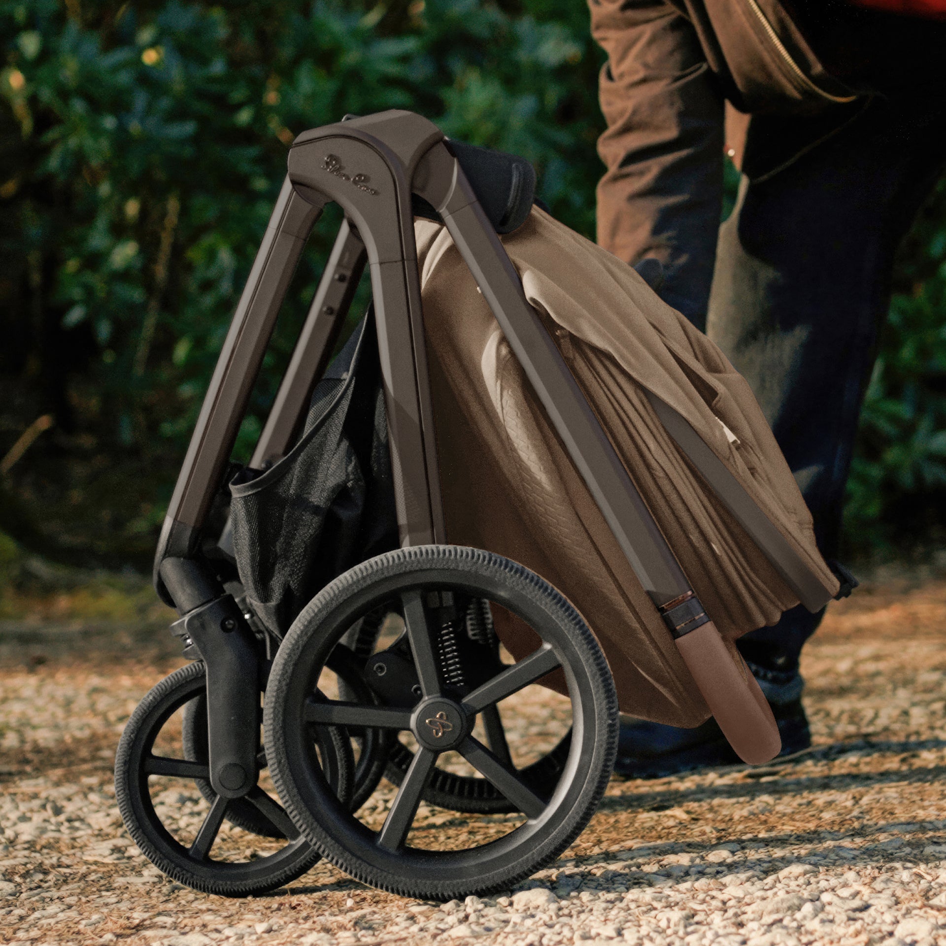 Silver Cross Cove 2 Ultimate Car Seat bundle in Maple