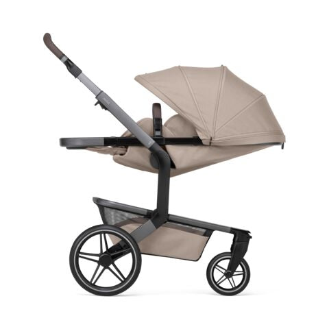 Joolz Day 5 Essential Newborn Bundle in Sandy Taupe